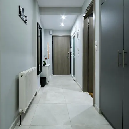 Center Luxury Салоніки